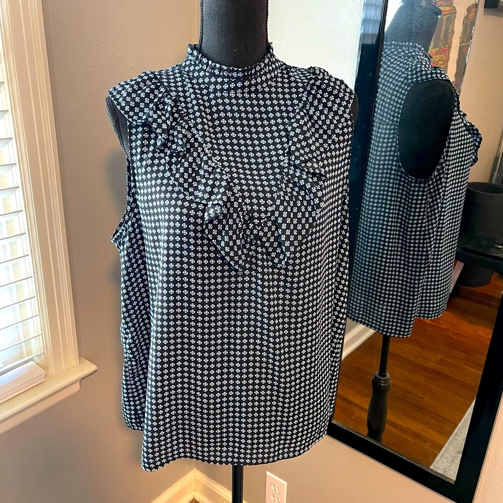 Size XL Sleeveless Ruffle Blouse
